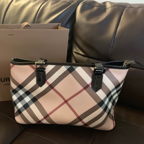 Burberry - Picture 2 of 8